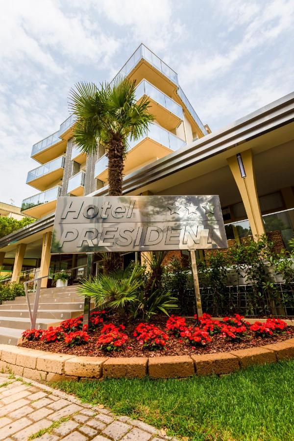 Hotel President Bibione Bagian luar foto