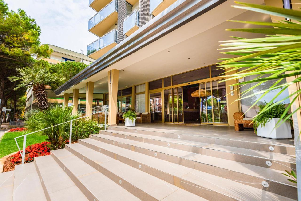 Hotel President Bibione Bagian luar foto
